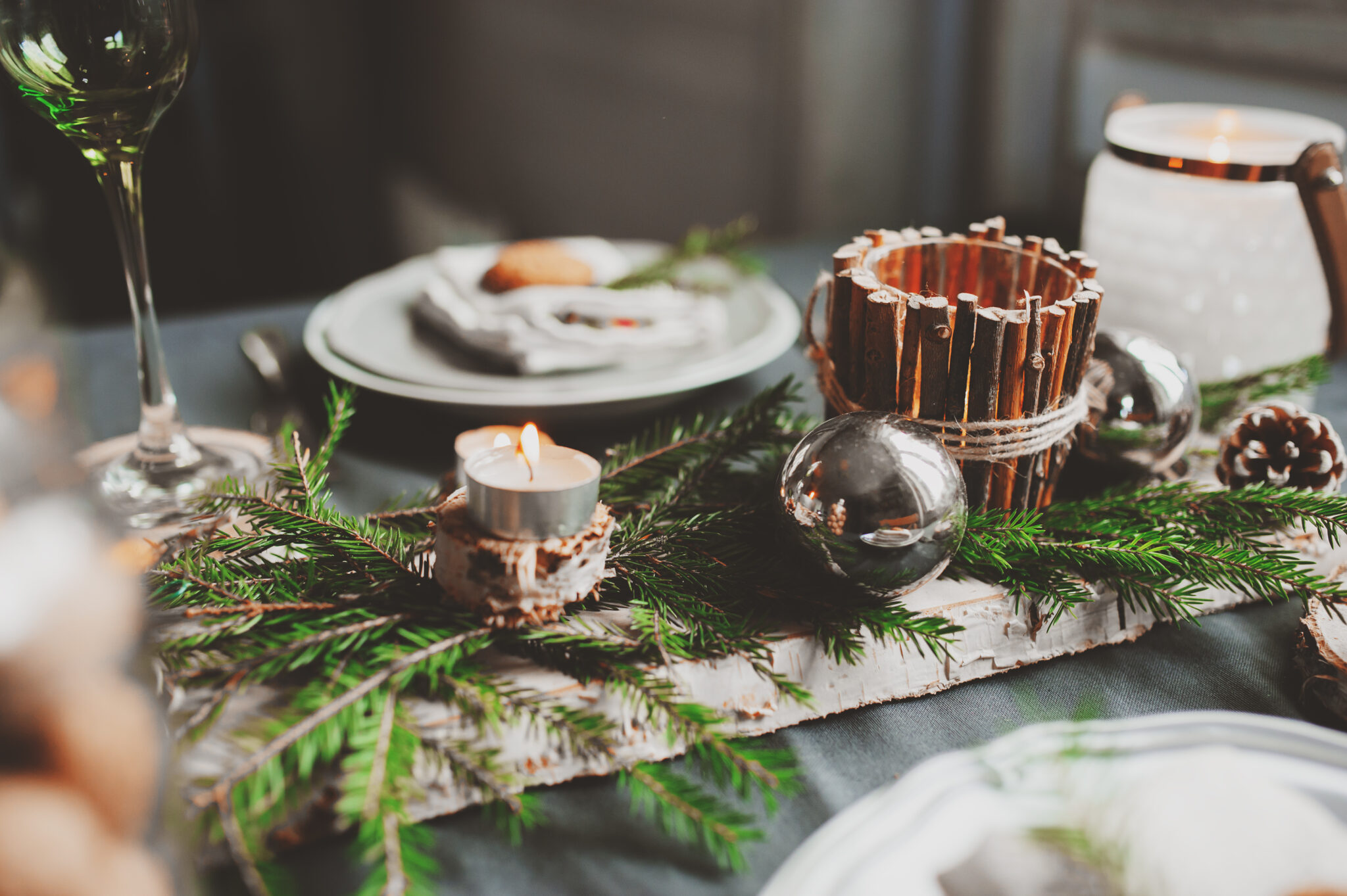Escolhendo a decoração da mesa de Natal
